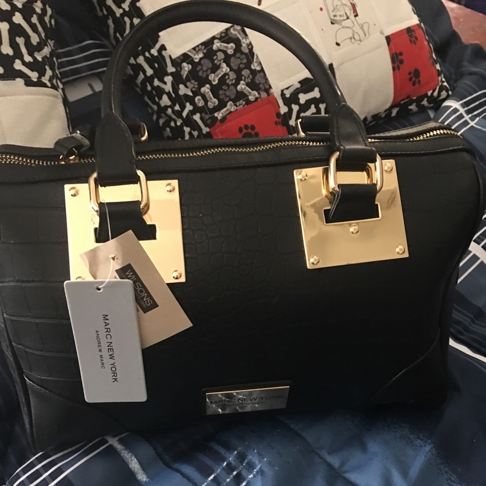 Black purse by Marc  New York